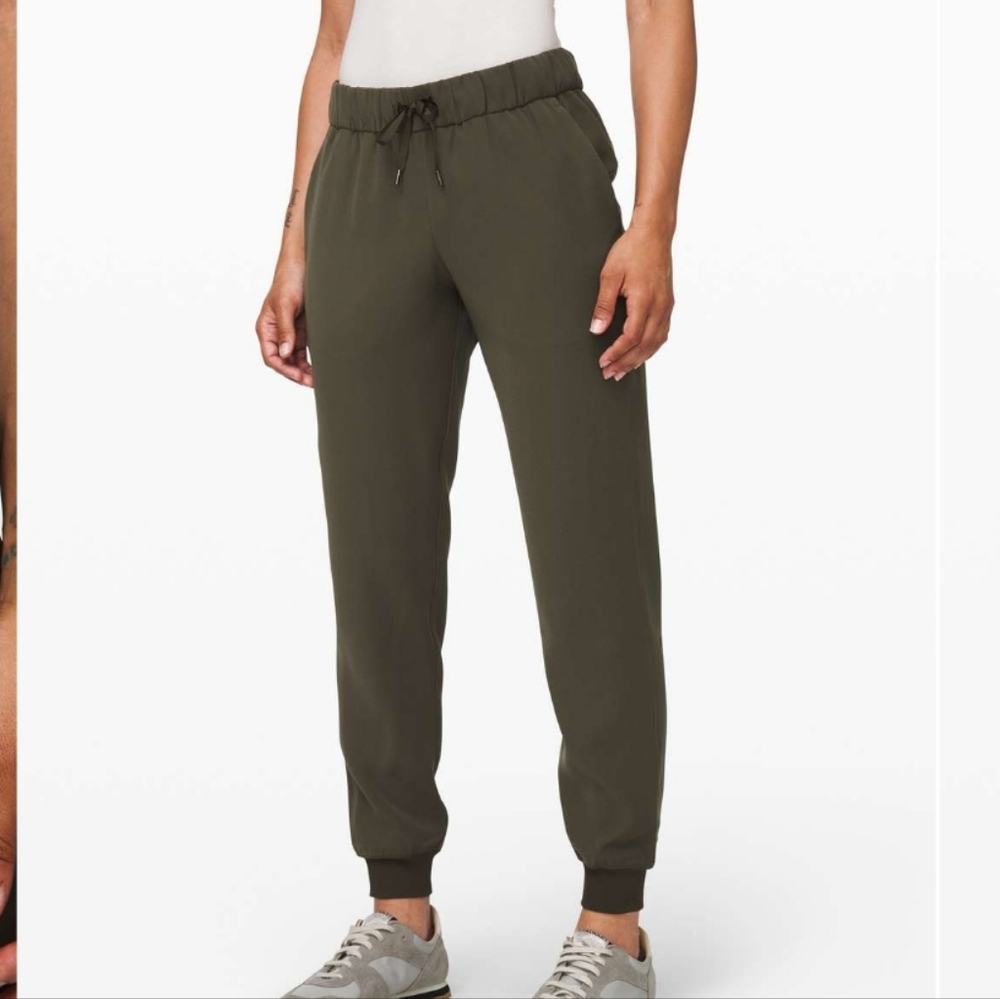 Lululemon Athletica On The Fly Jogger Size 4 Dark Olive